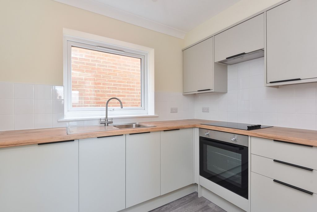 Property photo 1 of 8 1494070
