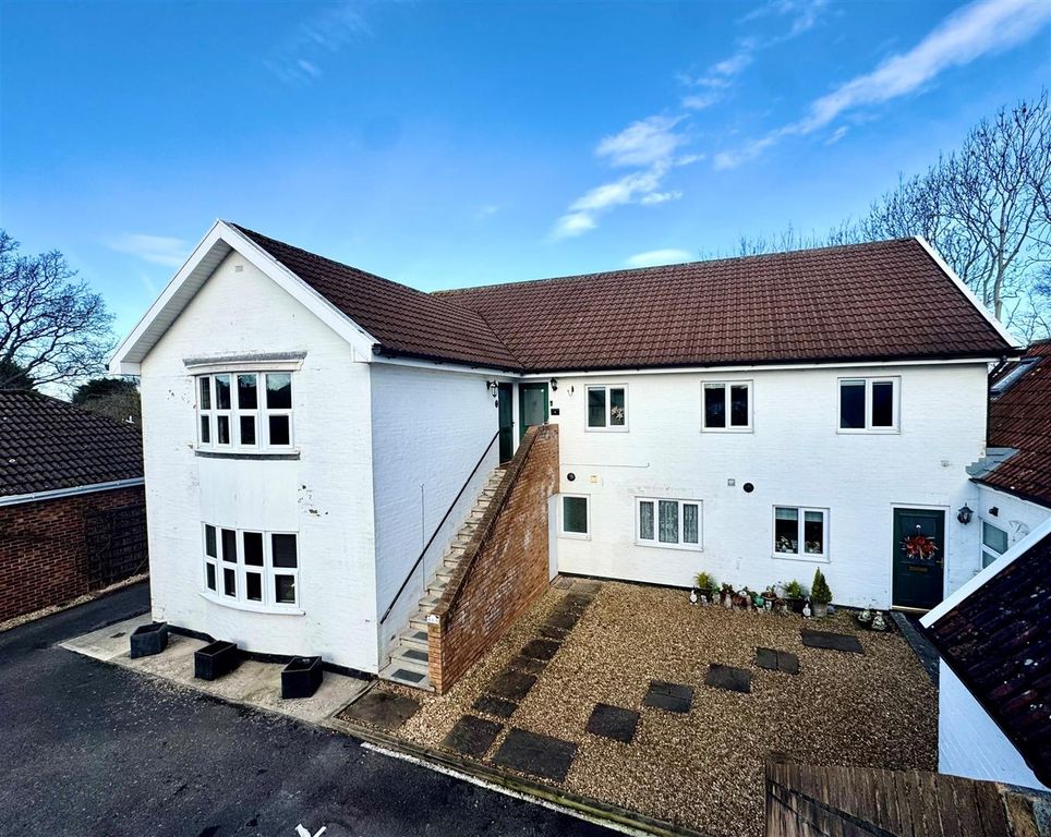 Property photo 1 of 12 Front