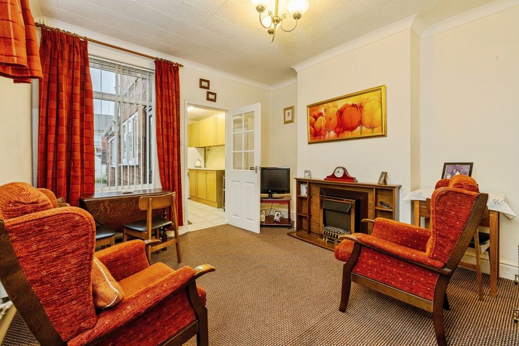 Property photo 2 of 12 Dining Room