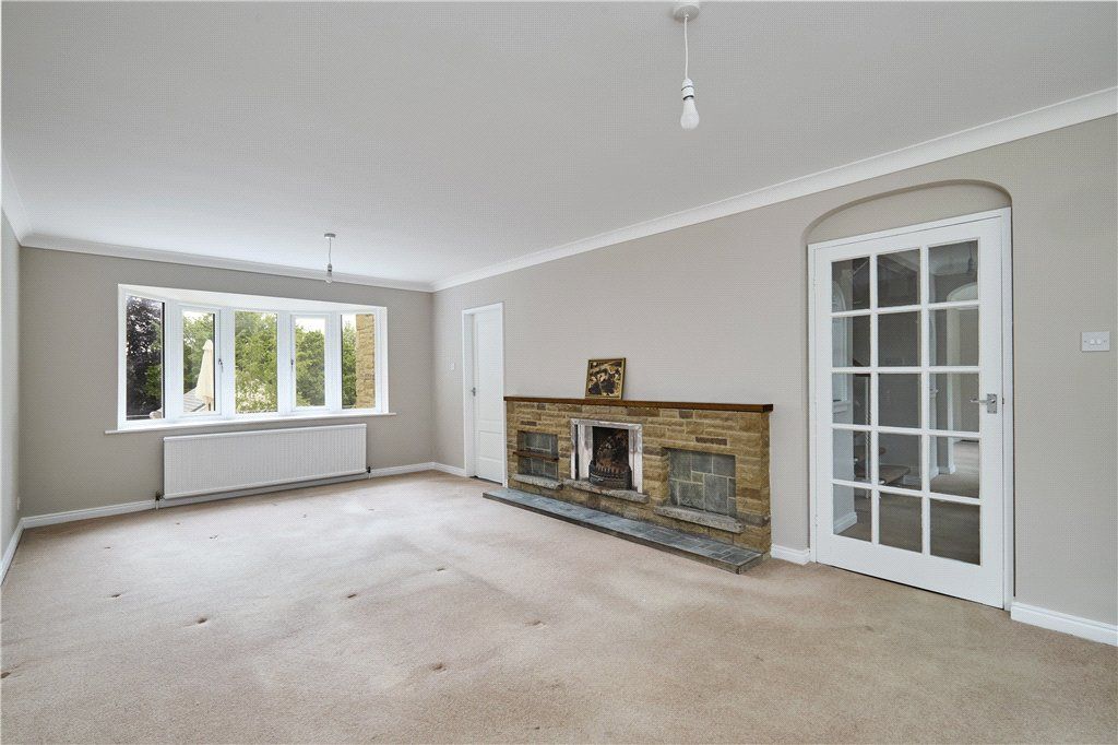 Property photo 2 of 20 Living Room