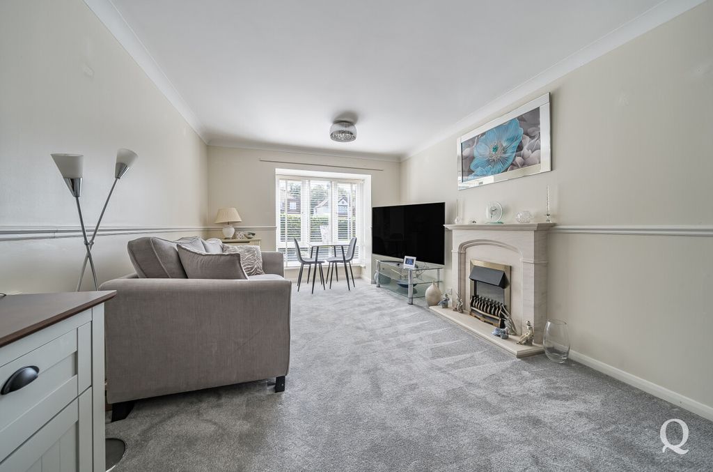 Property photo 2 of 16 Bf3Fa835-4d42-47d...