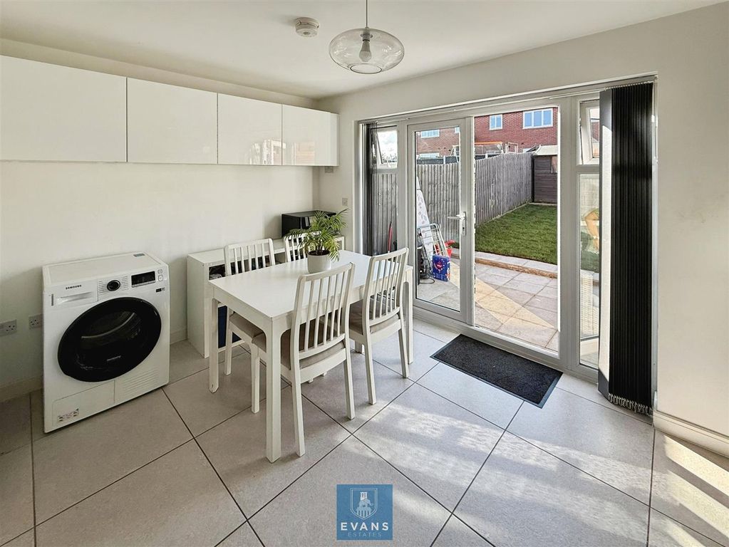 Property photo 3 of 14 Kitchen Diner