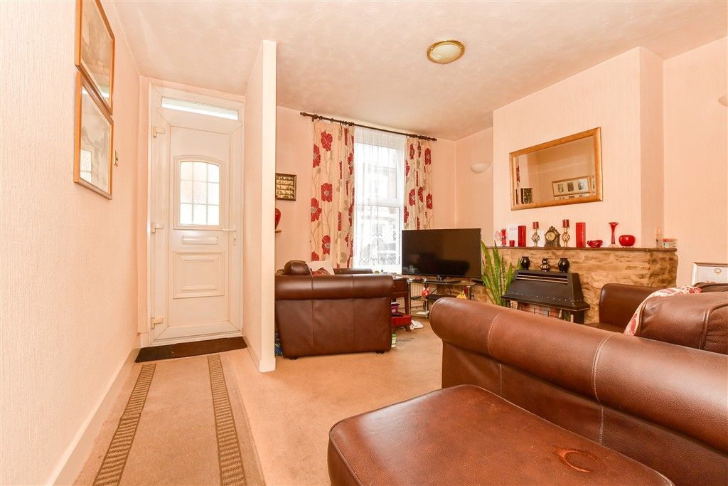 Property photo 1 of 12 Lounge