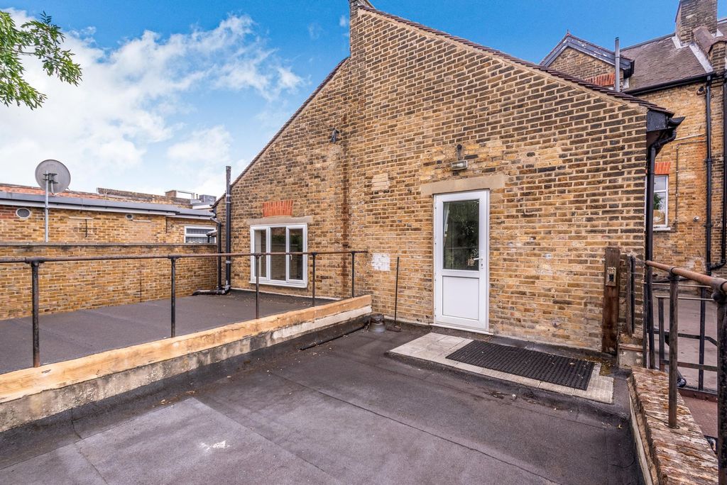 Property photo 1 of 7 Roof Terrace