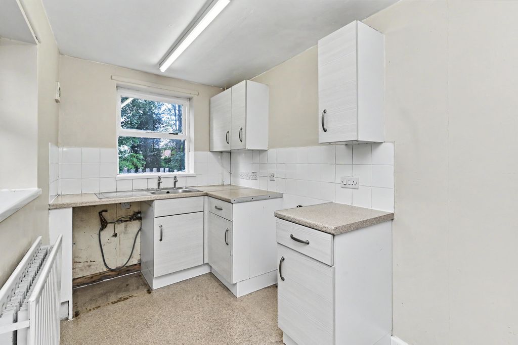Property photo 3 of 24 176 Sandwell Street, Walsall, West Midlands, Ws1 3Eq