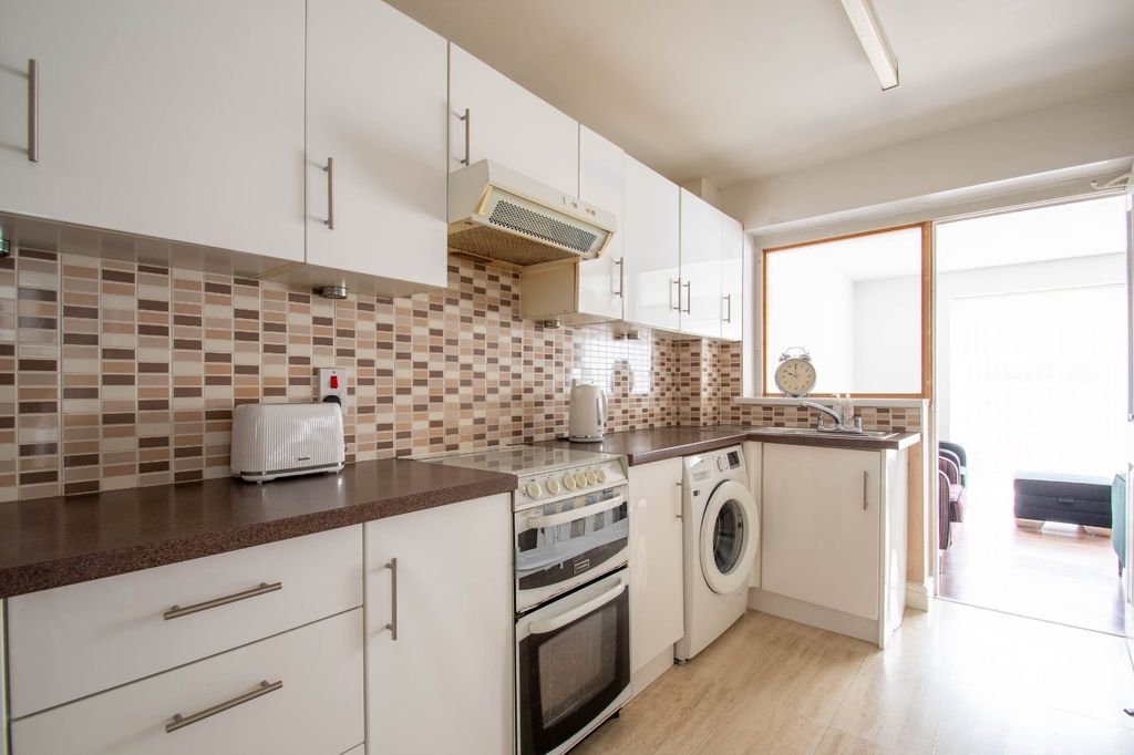 Property photo 3 of 20 Picture No. 10