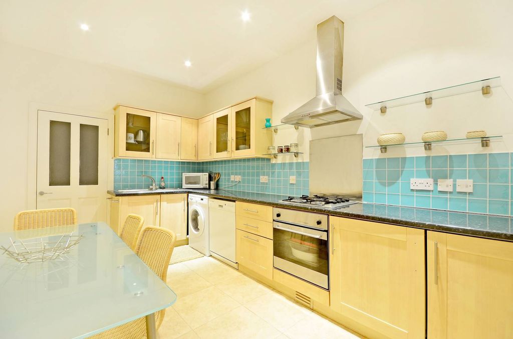 Property photo 3 of 9