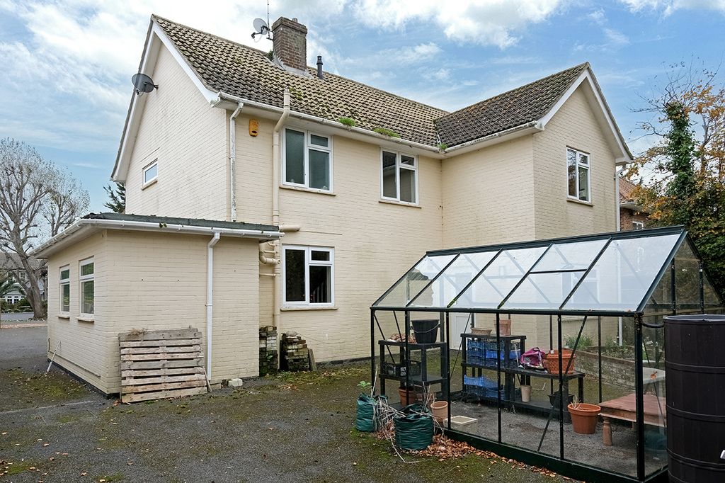 Property photo 3 of 12
