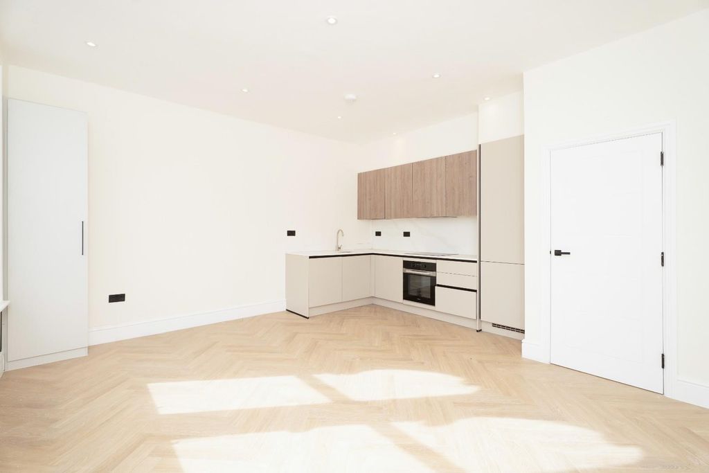 Property photo 2 of 15 Img11.Jpg