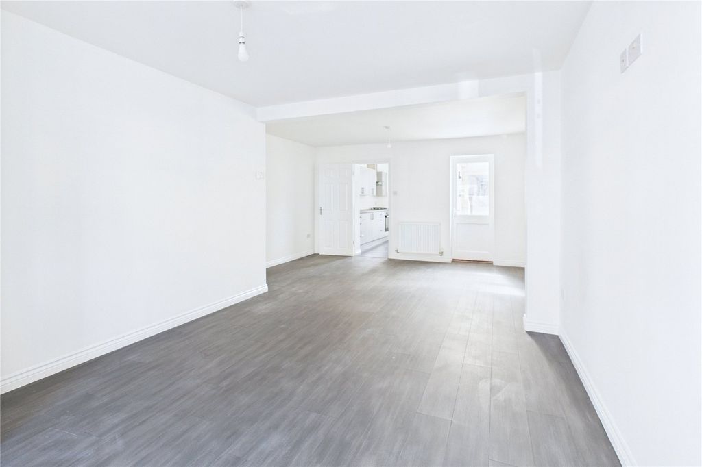 Property photo 3 of 15 Picture No. 03