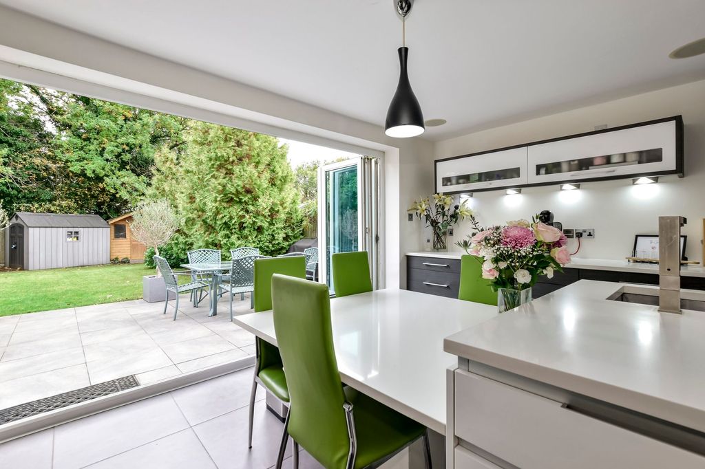 Property photo 3 of 43