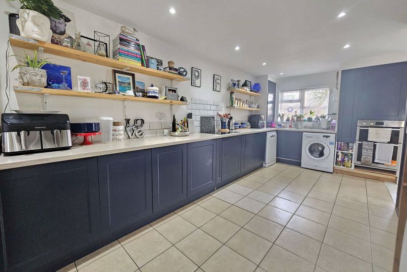 Property photo 1 of 18 Kitchen