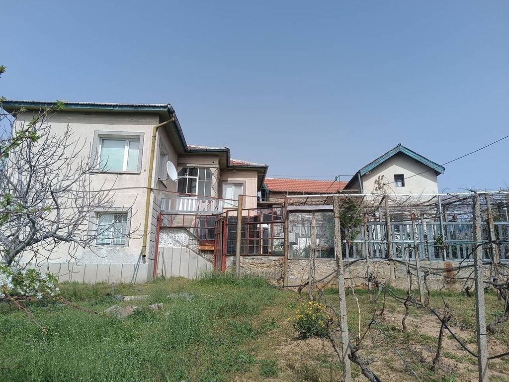 Property photo 1 of 4