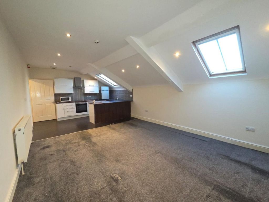 Property photo 2 of 5 Lounge.Jpg