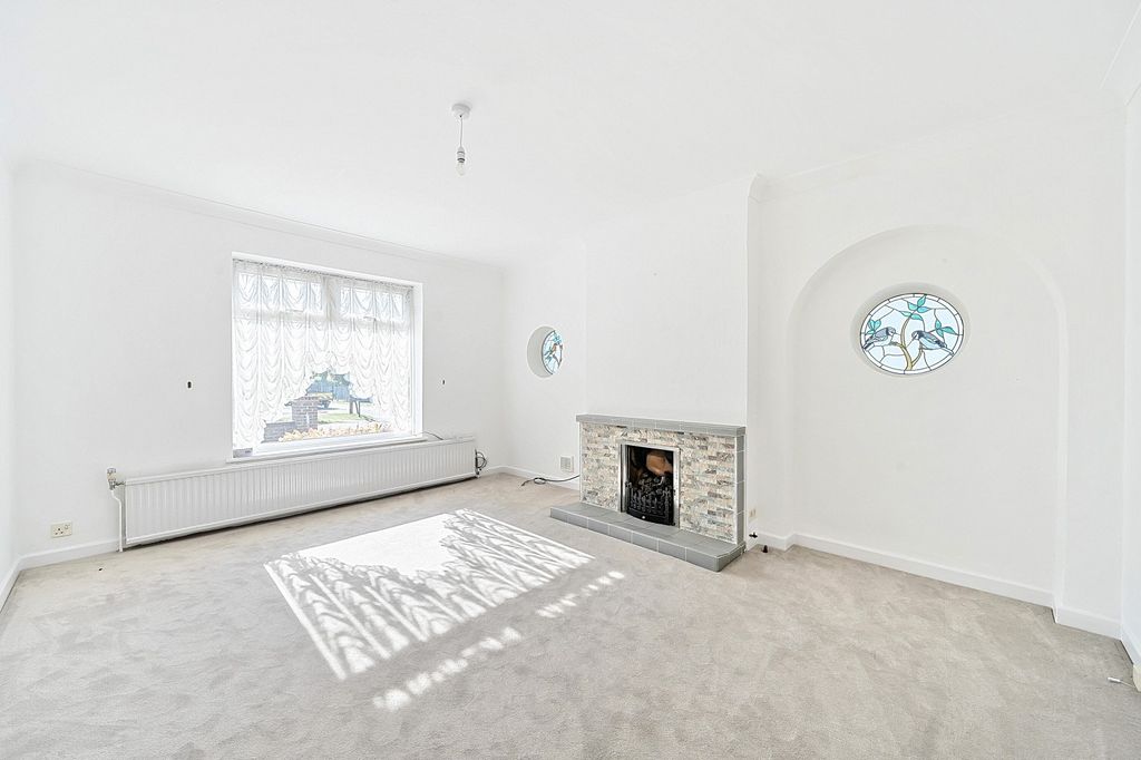 Property photo 2 of 14 Living Room