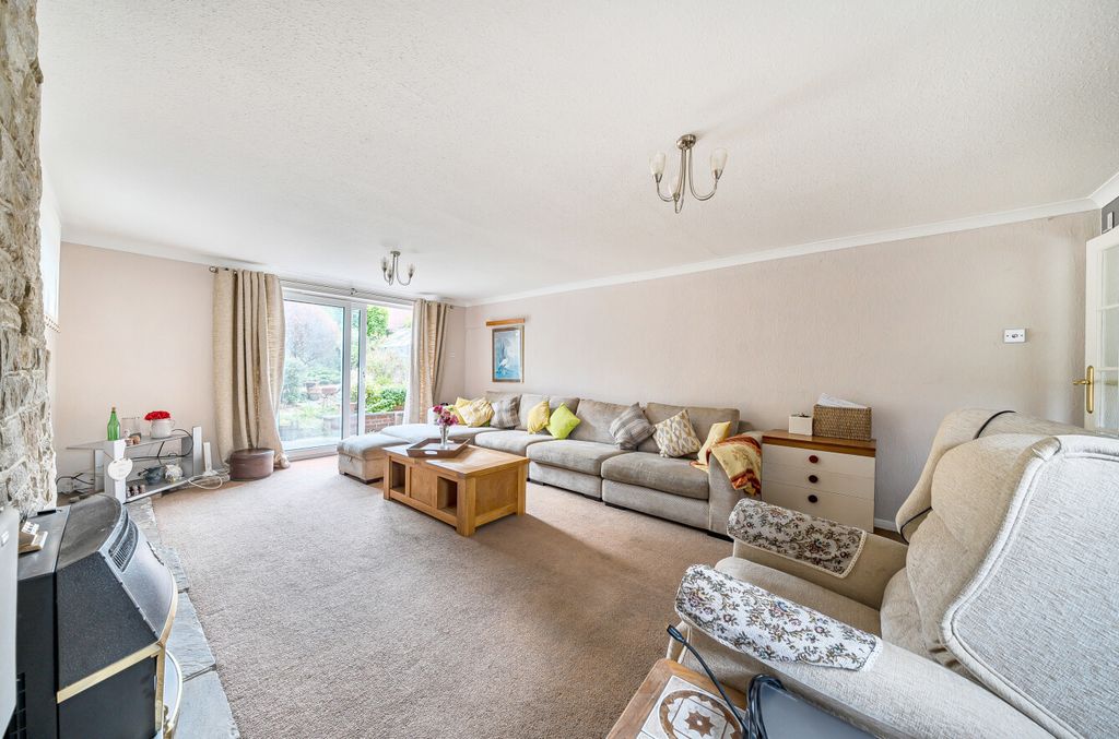 Property photo 2 of 26 1330396-6-688395B...