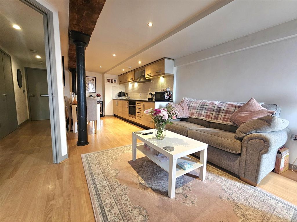 Property photo 2 of 12