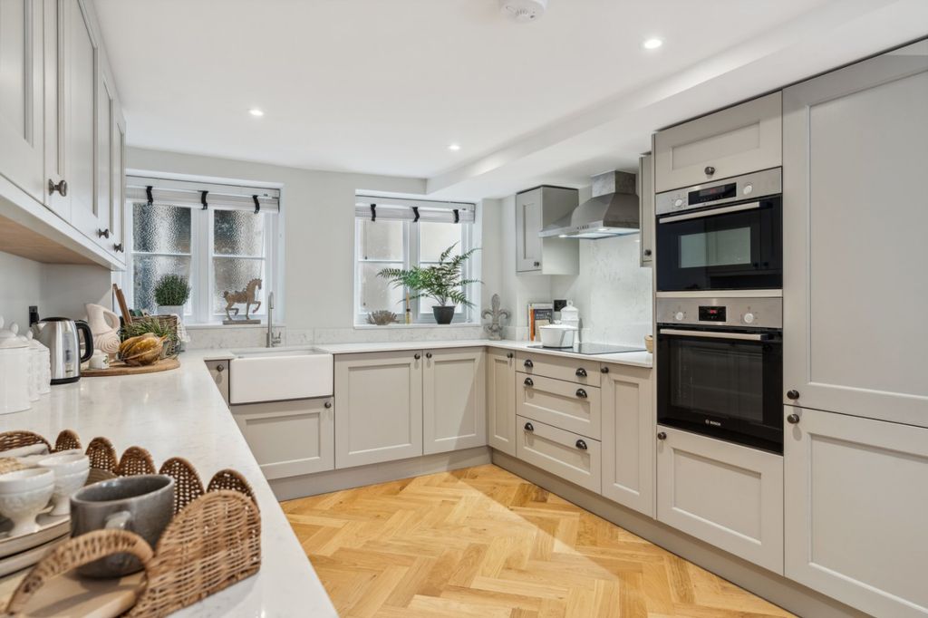Property photo 3 of 14 Kitchen
