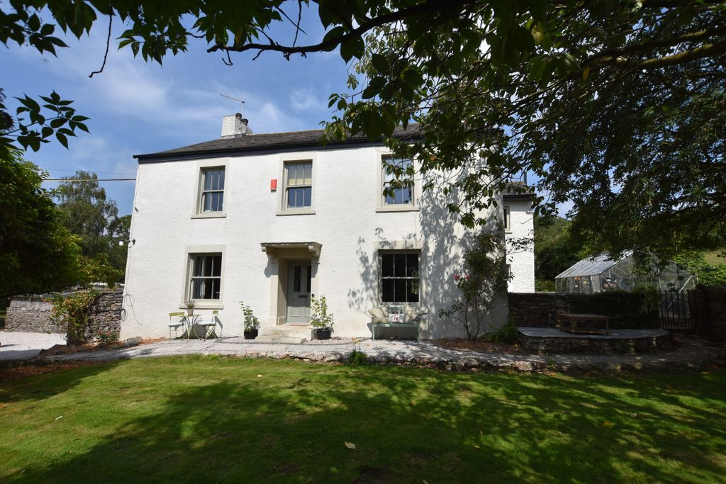 Property photo 1 of 39