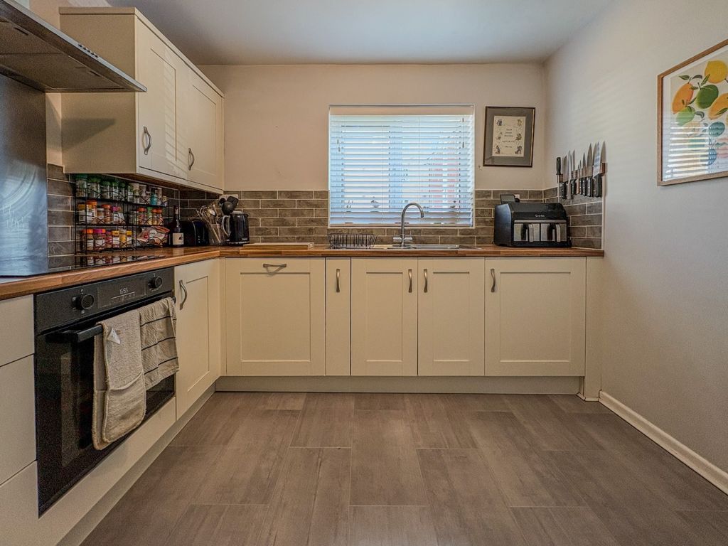 Property photo 2 of 15 5132754