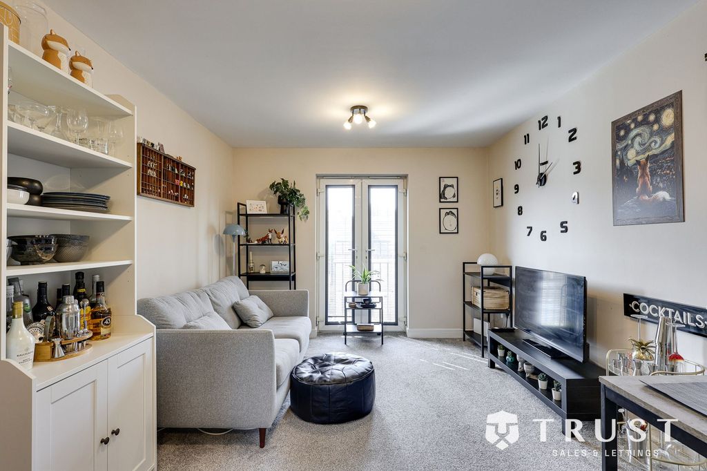 Property photo 3 of 24