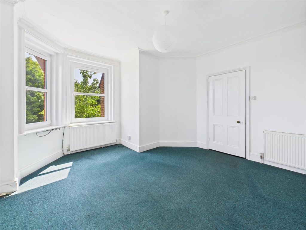Property photo 3 of 30 Cam04116G0-Pr0210-Still005.Jpg