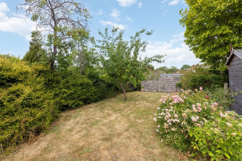 Property photo 2 of 12 Morton Road