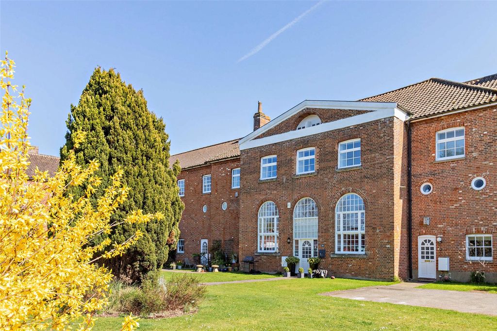 Property photo 1 of 38 Picture No. 05