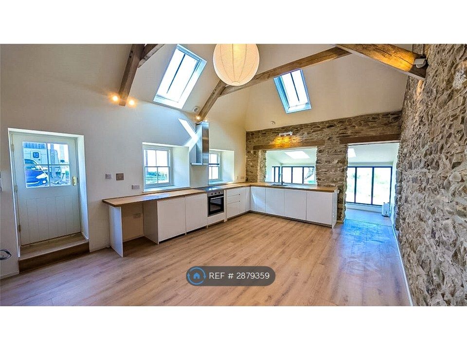 Property photo 3 of 32