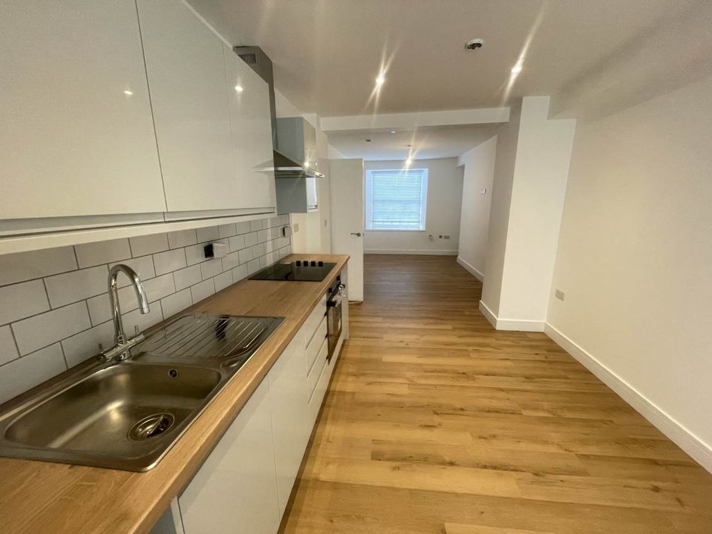 Property photo 2 of 7 Kitchen