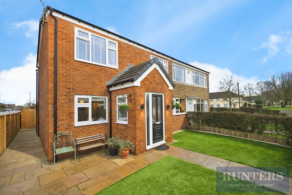 Property photo 1 of 21 Front (Exterior)