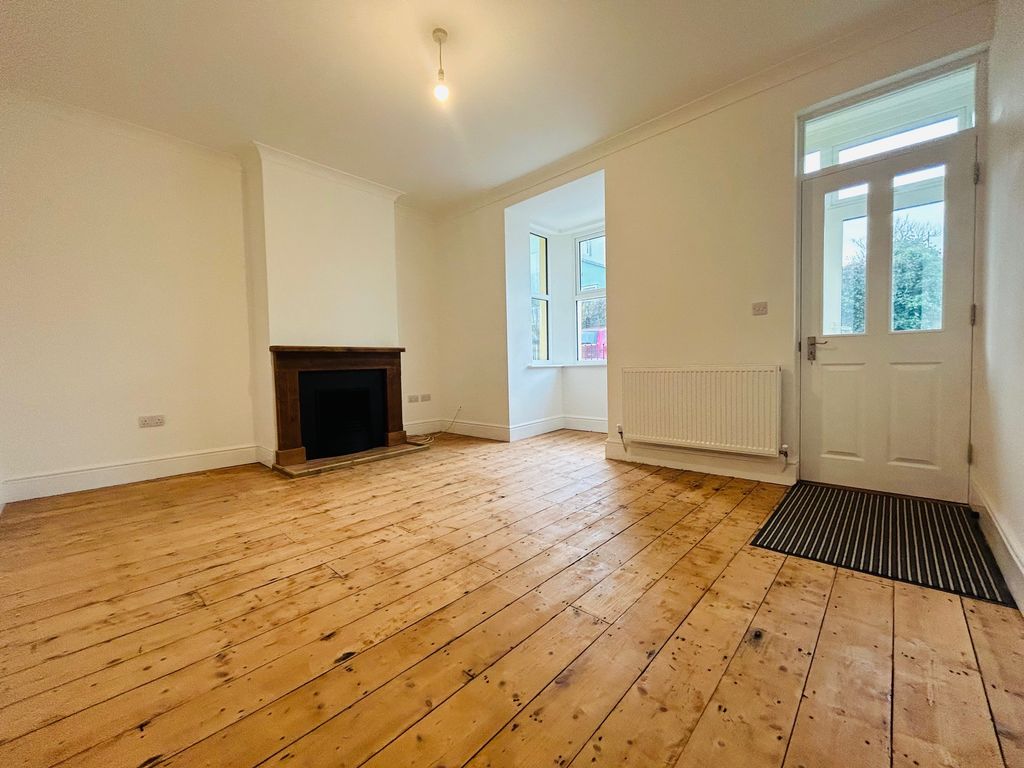 Property photo 1 of 19 Image