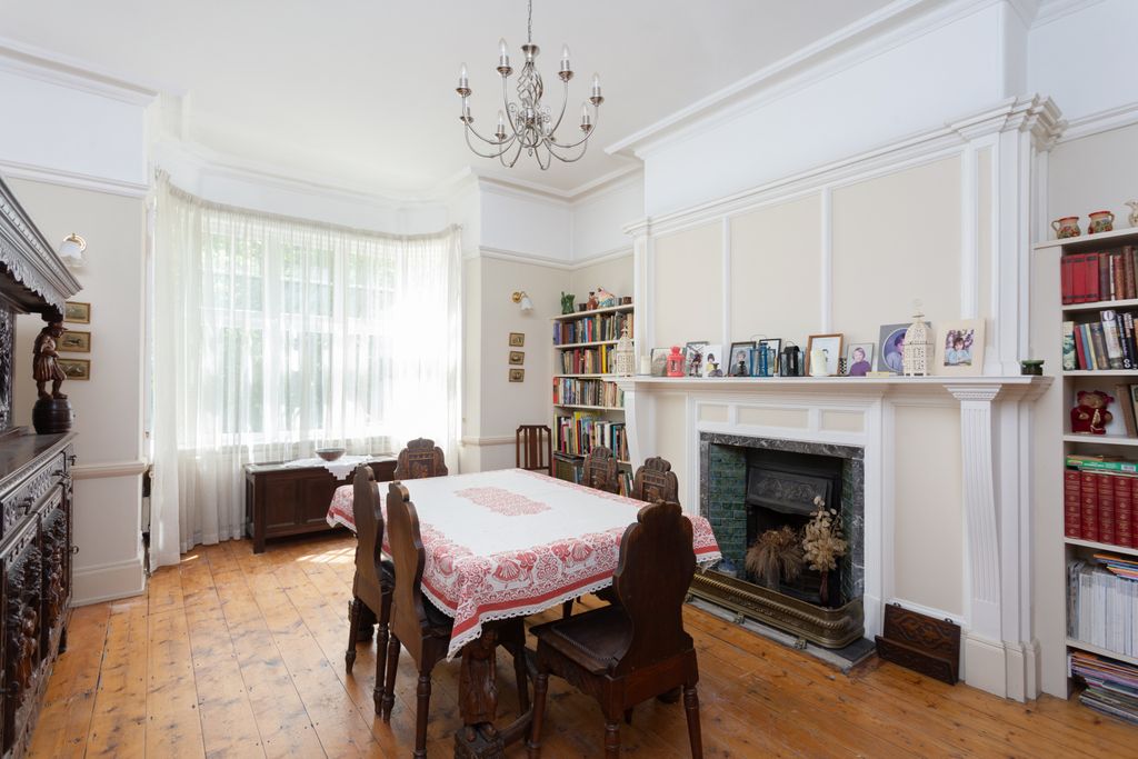 Property photo 3 of 15 Dining Area
