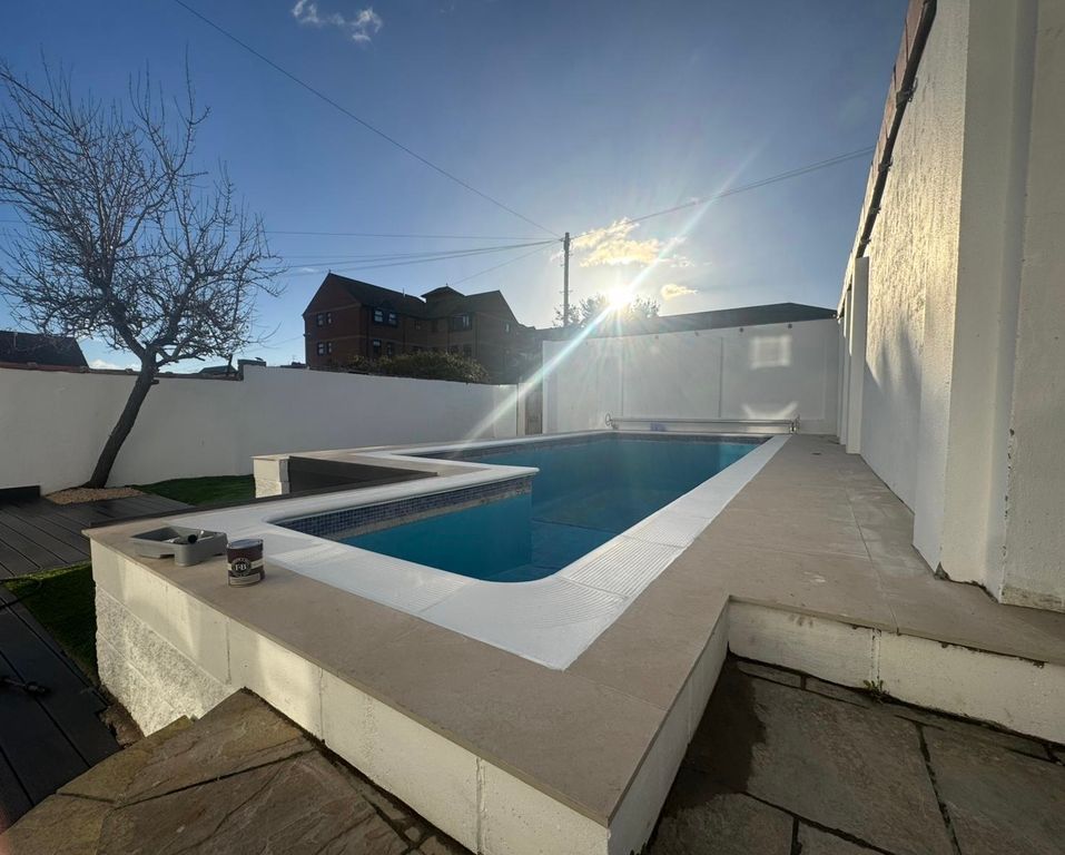 Property photo 1 of 12 Garden