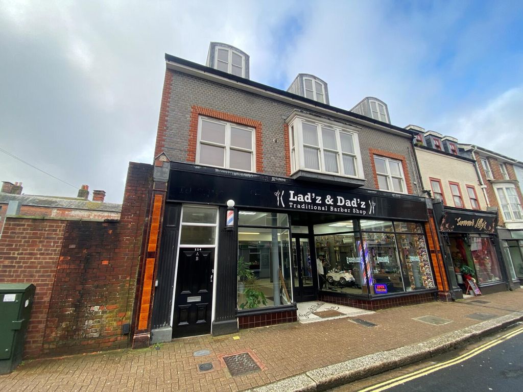 Property photo 1 of 6 Front (Exterior)