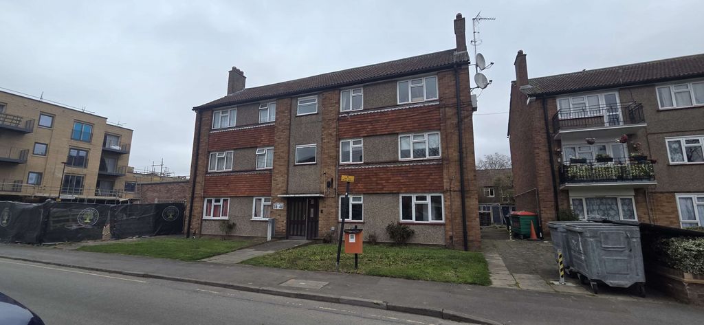 Property photo 1 of 2 1 Bed Flat To Rent Fern Grove, Feltham Tw14