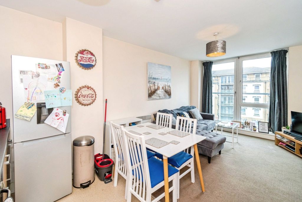 Property photo 3 of 10 Pbox-Img.Jpg