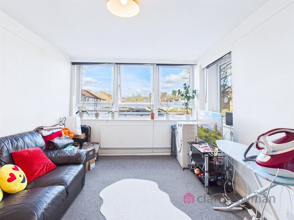 Property photo 2 of 10 Living Room