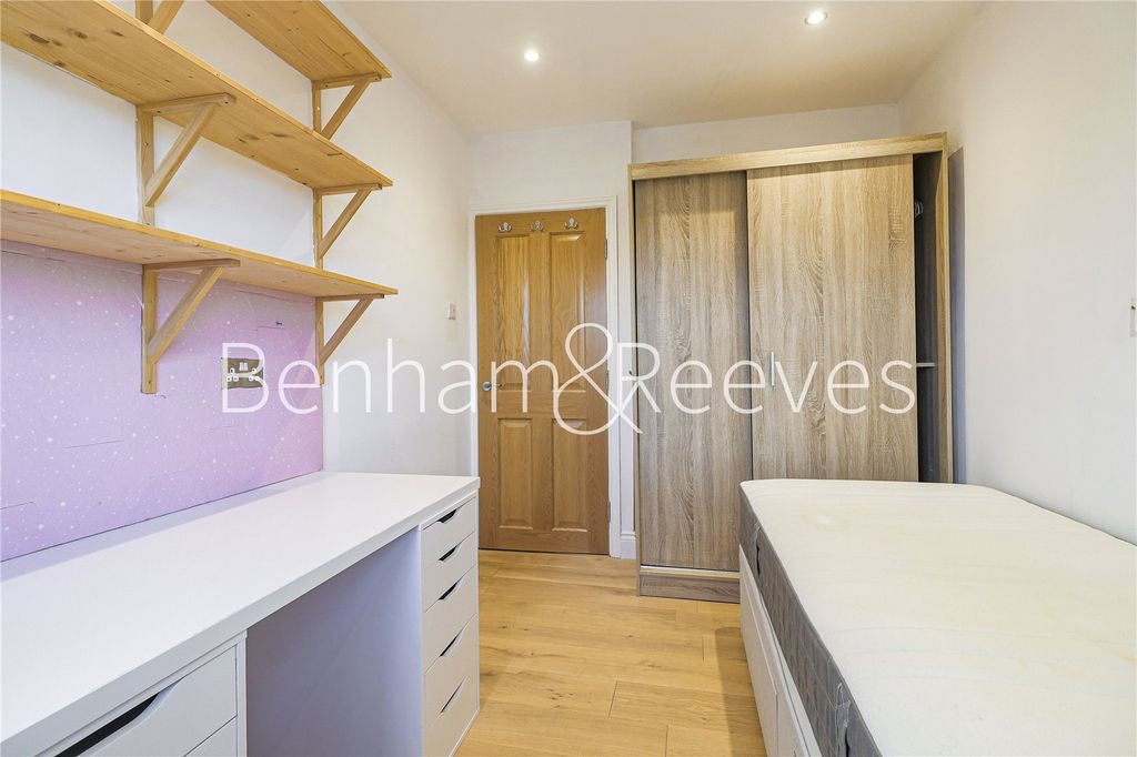 Property photo 1 of 33 Picture No. 01