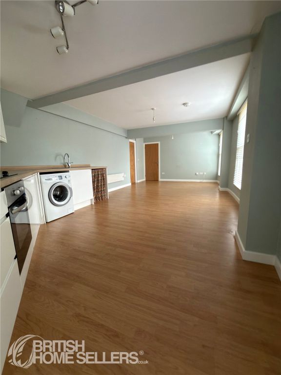 Property photo 3 of 12 Picture No. 16