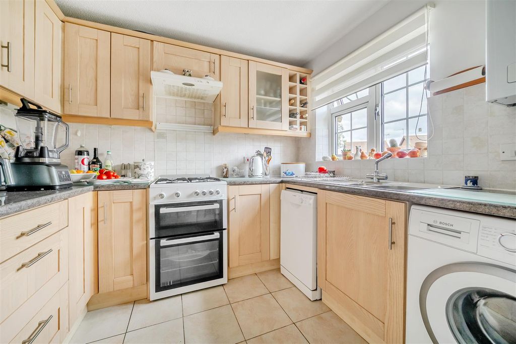 Property photo 3 of 13 Kitchen