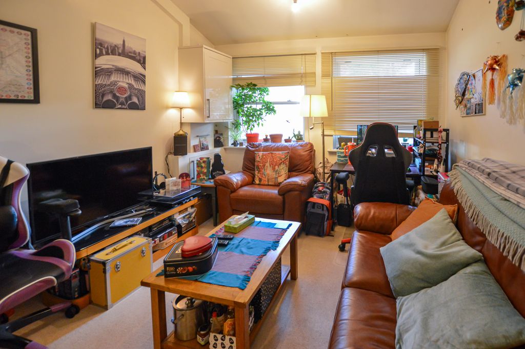 Property photo 2 of 9 Living Room