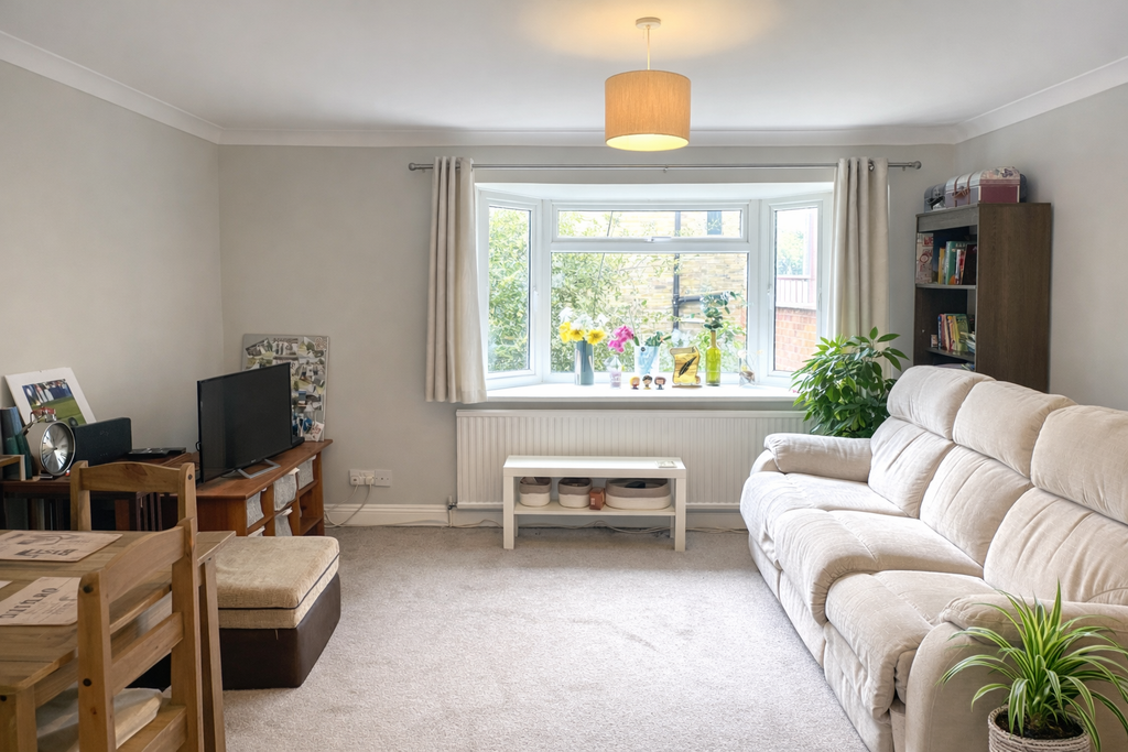 Property photo 2 of 6 Lounge