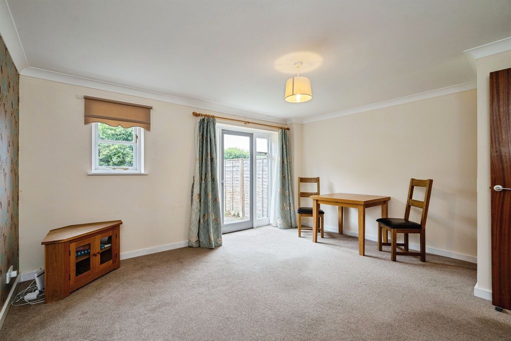 Property photo 3 of 16