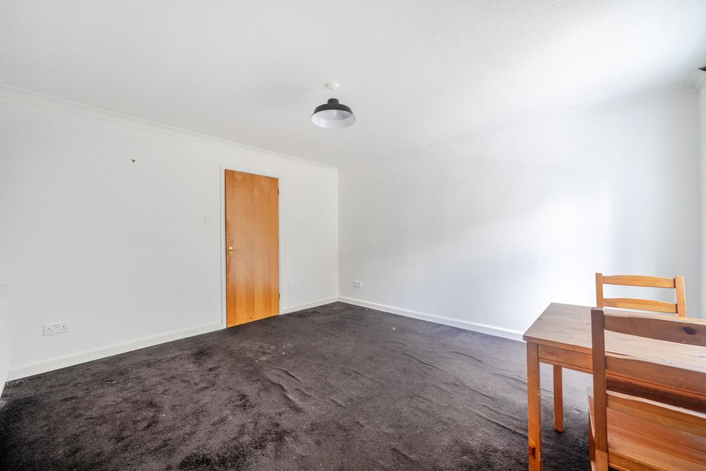 Property photo 2 of 14 1534550-7-1A13Eb9...