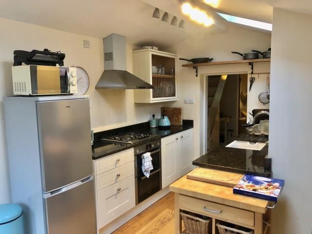 Property photo 2 of 10 Kitchen