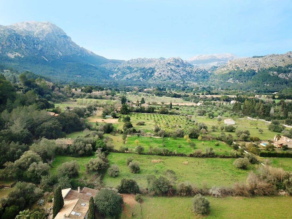 Property photo 1 of 20 Aerial (10)