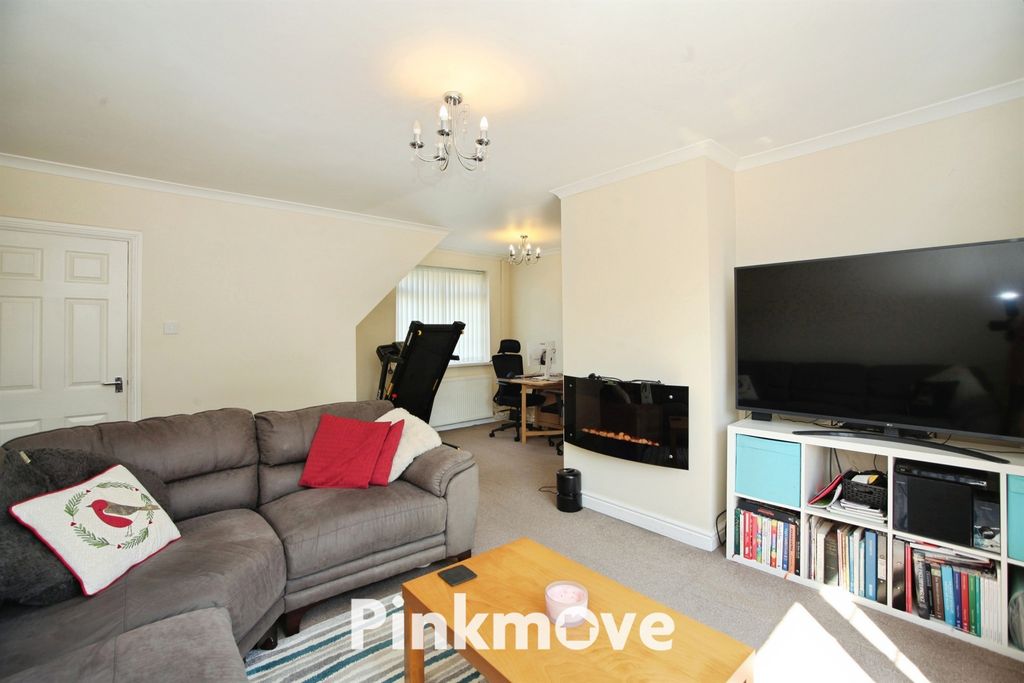 Property photo 3 of 19