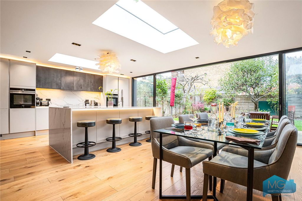 Property photo 1 of 34 Picture No. 68
