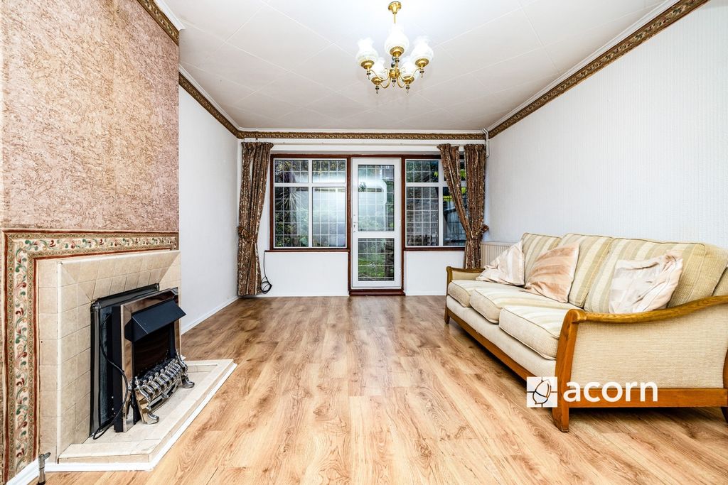 Property photo 2 of 10 4c61F1Bb-A2A6-F01...